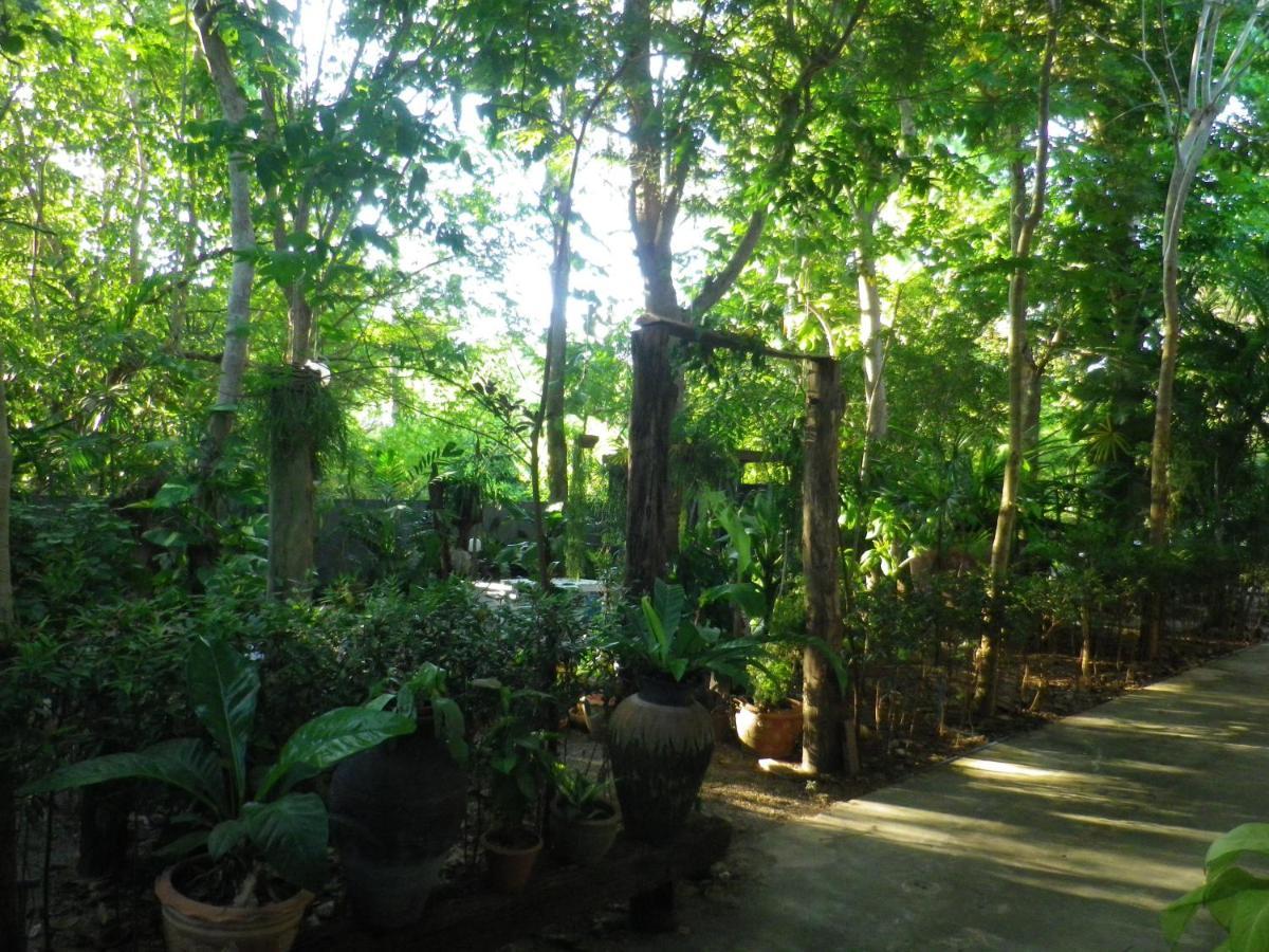 The Theatre Villa Bang Saphan Bagian luar foto