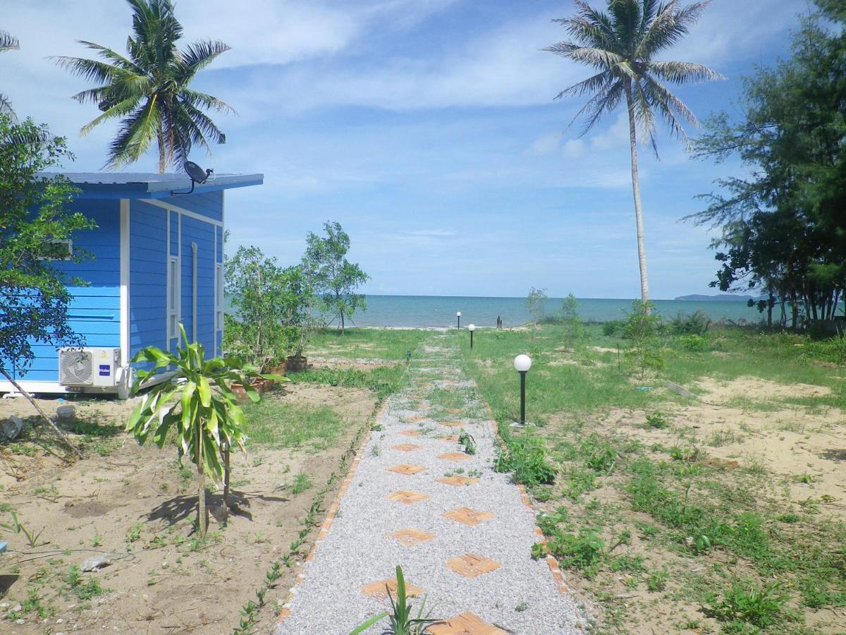 The Theatre Villa Bang Saphan Bagian luar foto