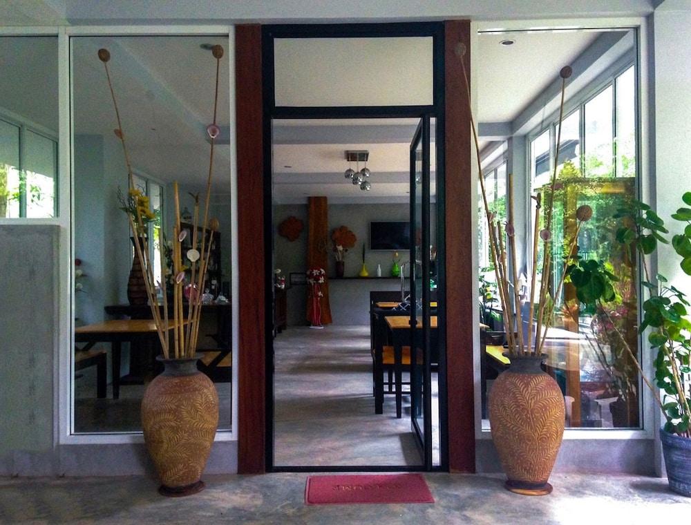 The Theatre Villa Bang Saphan Bagian luar foto