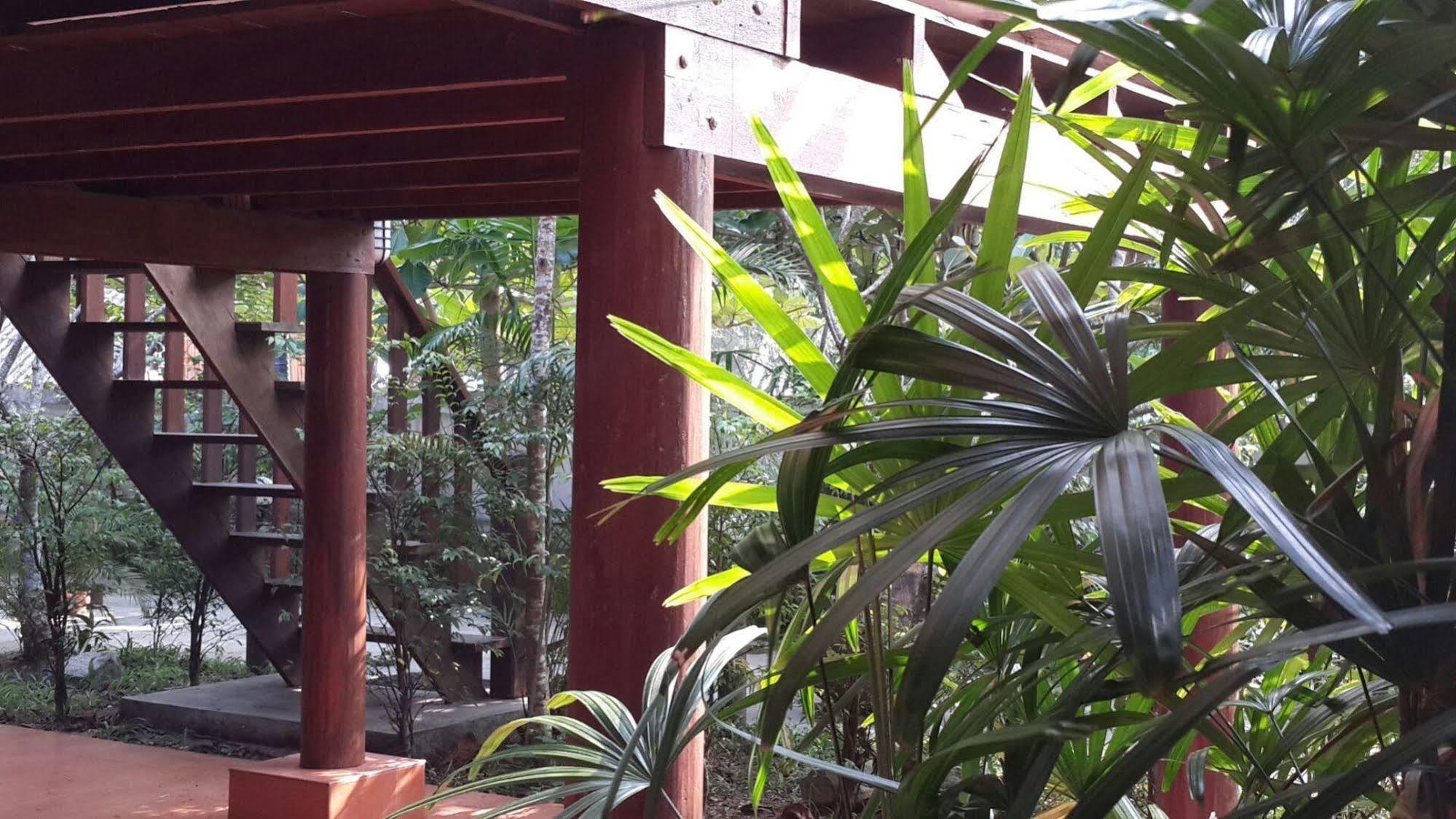 The Theatre Villa Bang Saphan Bagian luar foto