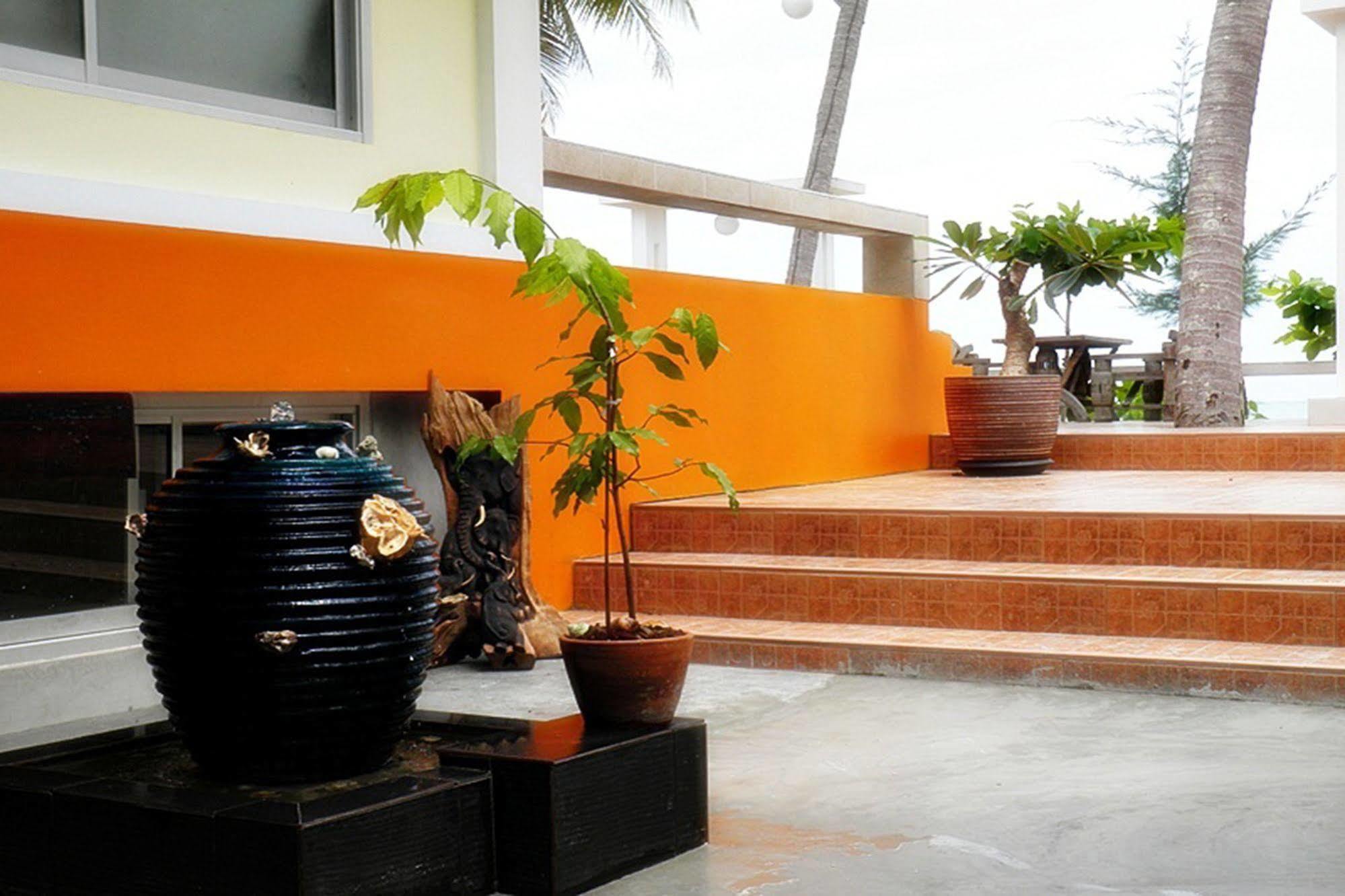 The Theatre Villa Bang Saphan Bagian luar foto