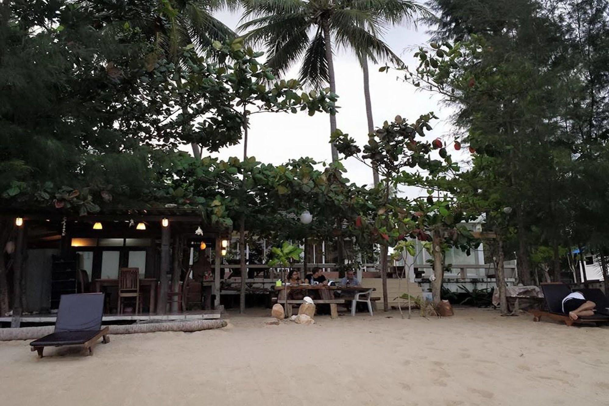 The Theatre Villa Bang Saphan Bagian luar foto