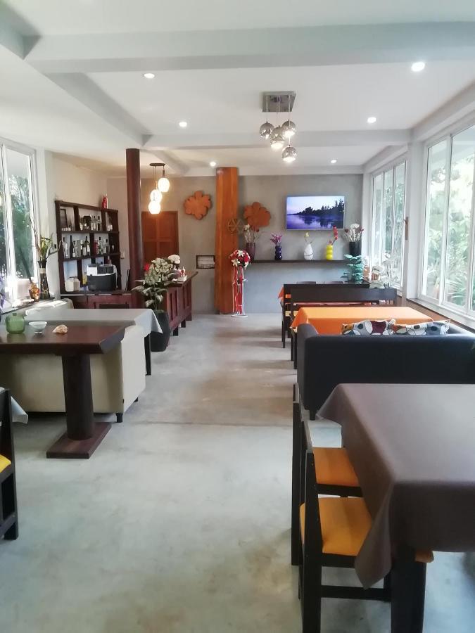 The Theatre Villa Bang Saphan Bagian luar foto