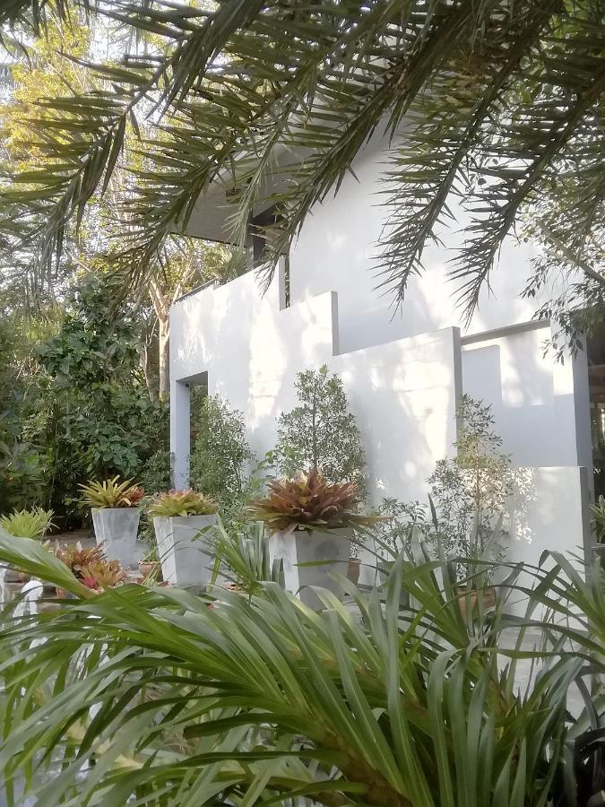 The Theatre Villa Bang Saphan Bagian luar foto