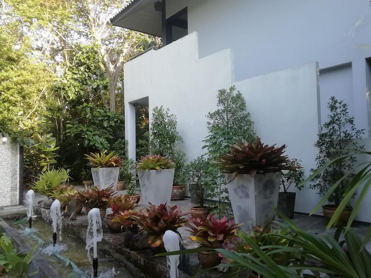 The Theatre Villa Bang Saphan Bagian luar foto